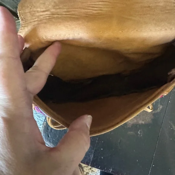 Vintage Boho Western Leather Crossbody Purse - Picture 5 of 5